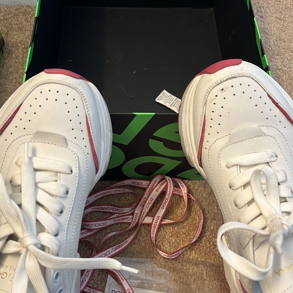 Need lite cleaning , small scuff on right foot shoe. - Picture 2 of 6